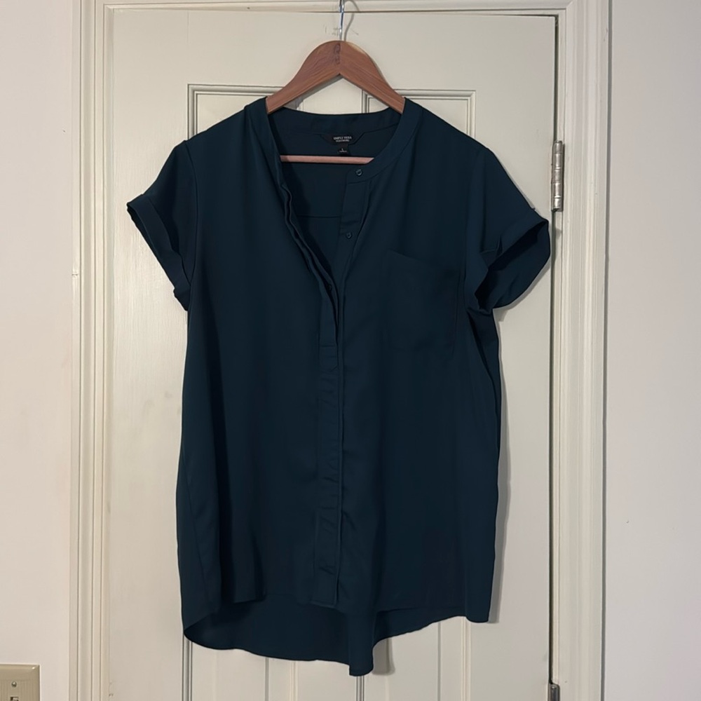 Simply Vera Wang blouse. Dark green. Size Large.